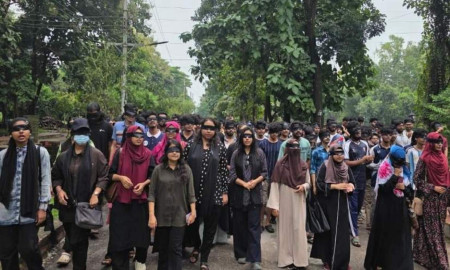 CUET students march blindfolded on ninth day of VC reinstatement protest