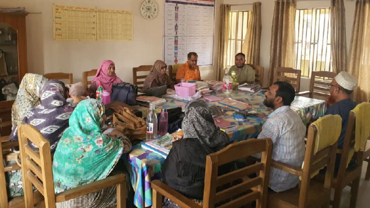 কর্মবিরতি পালন করেছেন সরকারি প্রাথমিক বিদ্যালয়ের সহকারী শিক্ষকরা