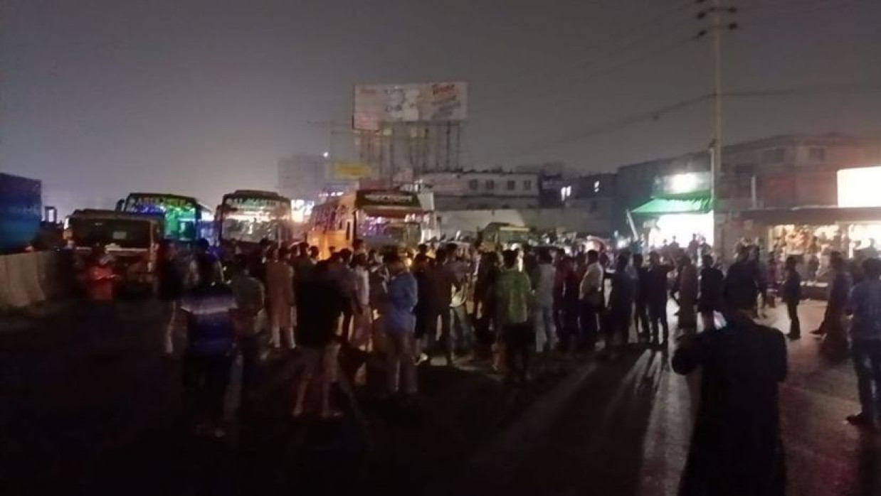 আ.লীগ নিষিদ্ধের দাবিতে ঢাকা-চট্টগ্রাম মহাসড়ক অবরোধ তুলে নিলেন শিক্ষার্থীরা