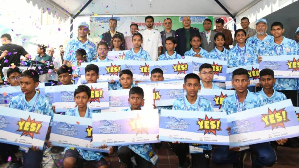 জাতীয় সুইমিং কমপ্লেক্সে উদ্বোধনে যুব ও ক্রীড়া উপদেষ্টা