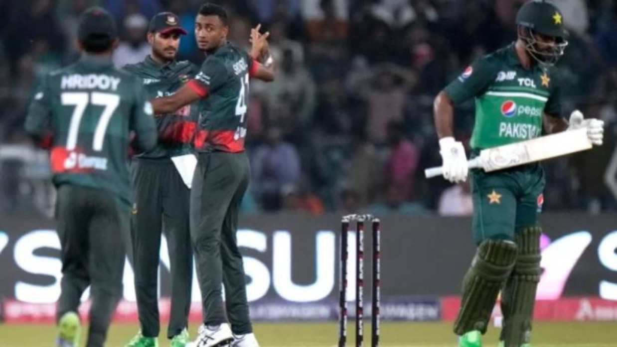 বাংলাদেশ-পাকিস্তান ম্যাচ 