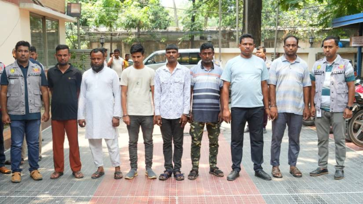 ডাকাত দলের গ্রেপ্তার সাতজন