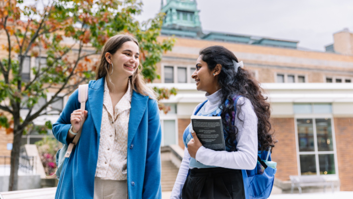 সিমন্স ডিসটিংগুইশড স্কলার অ্যাওয়ার্ডে যুক্তরাষ্ট্রে পড়তে চাইলে আবেদন করুন এখনই