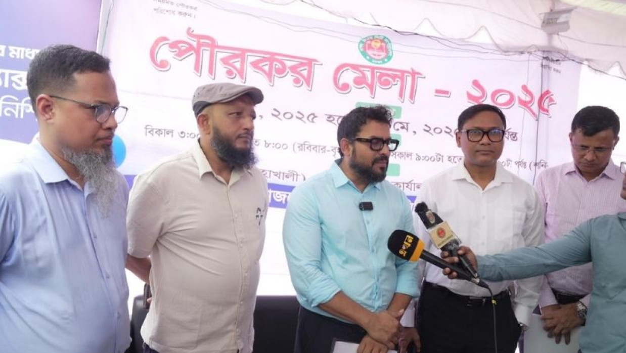 প্রশাসক মোহাম্মদ এজাজ