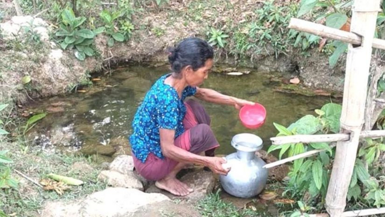 পানি সংকটে নেত্রকোনার পাহাড়ি অঞ্চলের মানুষ