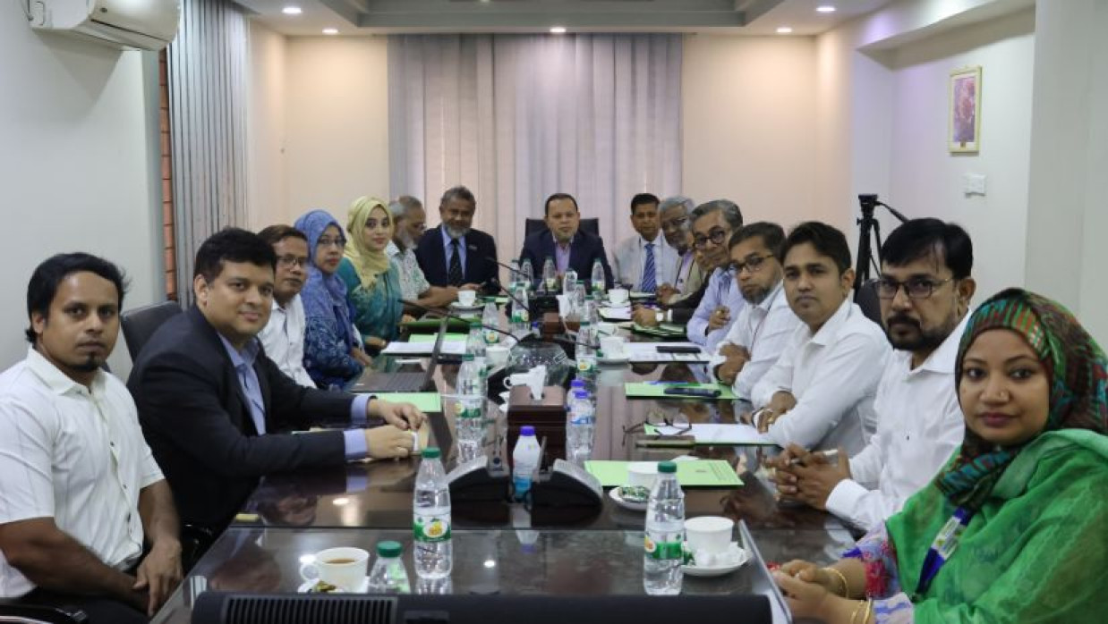 গোলটেবিল বৈঠকে বক্তারা