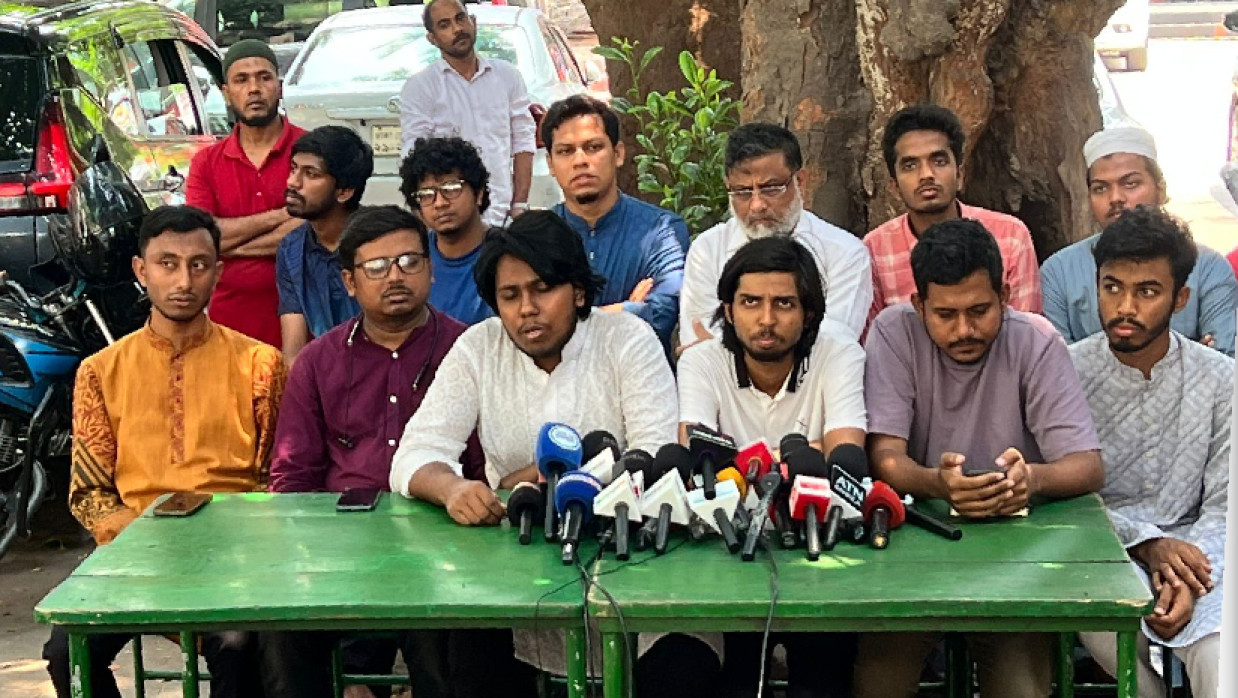 মধুর ক্যান্টিনে সংবাদ সম্মেলনে 'জুলাই ঐক্য'