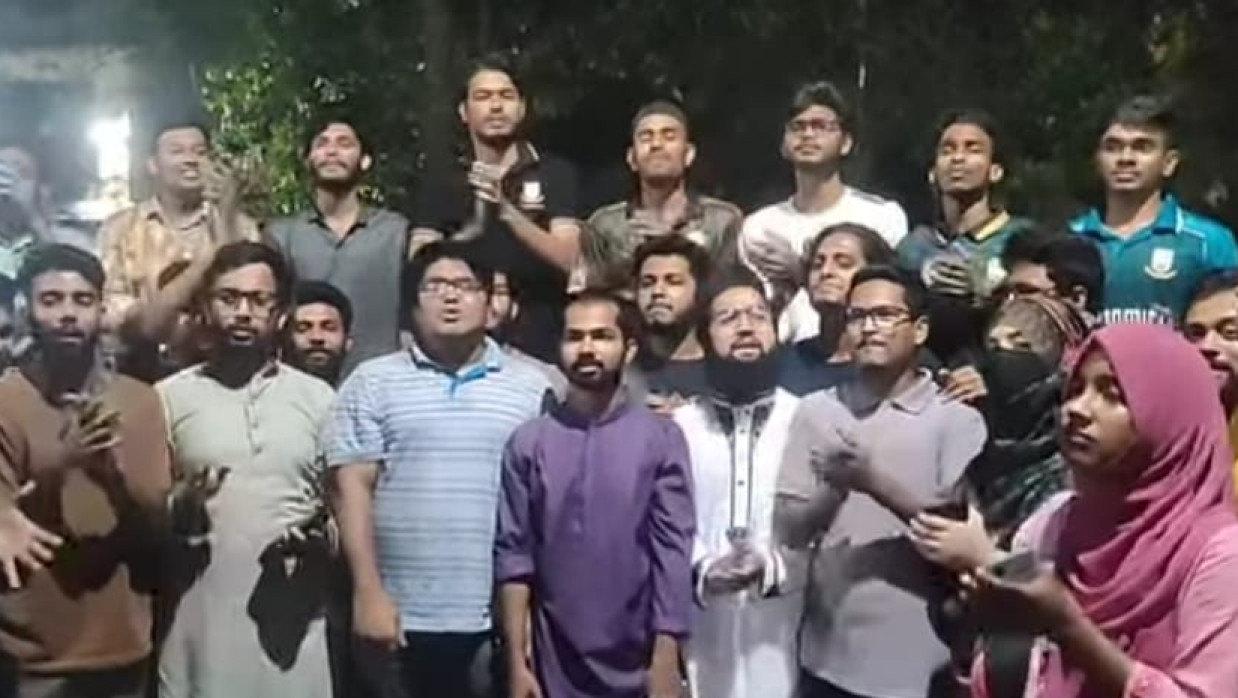 সন্ধ্যায় আন্দোলনকারী শিক্ষার্থীরা যমুনা অভিমুখে লংমার্চের ঘোষণা দেন