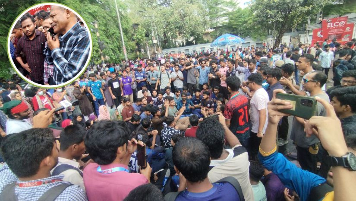 কাকরাইল মসজিদ ক্রসিং মোড়ে জবি শিক্ষার্থীদের অবস্থান ও ইনসেটে জবি উপাচার্য