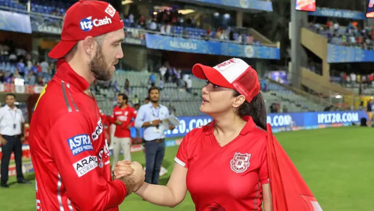 গ্লেন ম্যাক্সওয়েল-প্রীতি জিন্তা