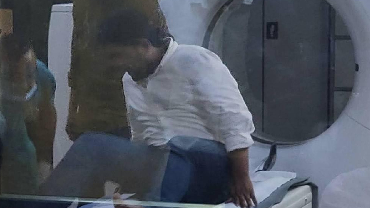 উপদেষ্টা মাহফুজের মাথায় এমআরআই করা হয়