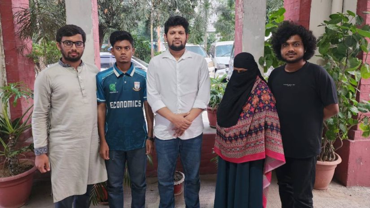 উপদেষ্টা মাহফুজ