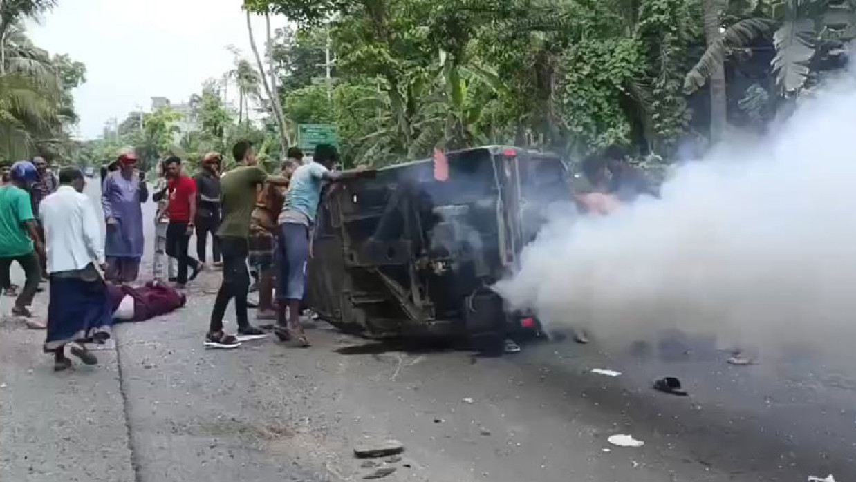 দুর্ঘটনার কবলে মহিন্দ্র
