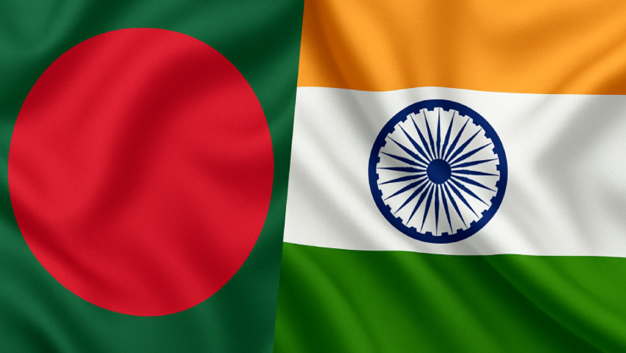 বাংলাদেশ ও ভারতের পতাকা