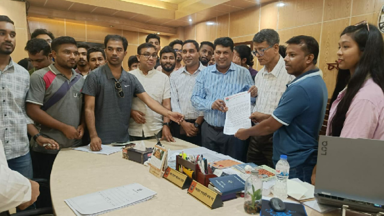 আবাসন সংকট নিরসনসহ পাঁচ দফা দাবি চবি ছাত্রদলের