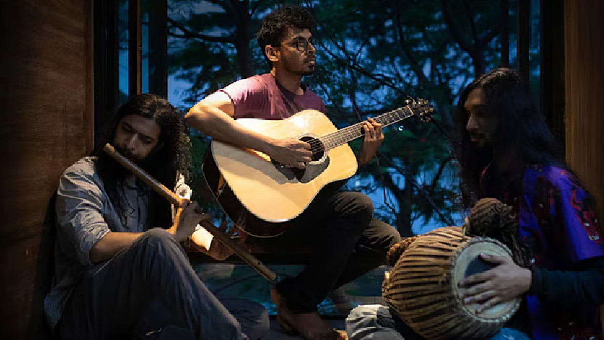 শ্রোতাপ্রিয় বেশ কয়েকটি গান উপহার দেয় কাকতাল