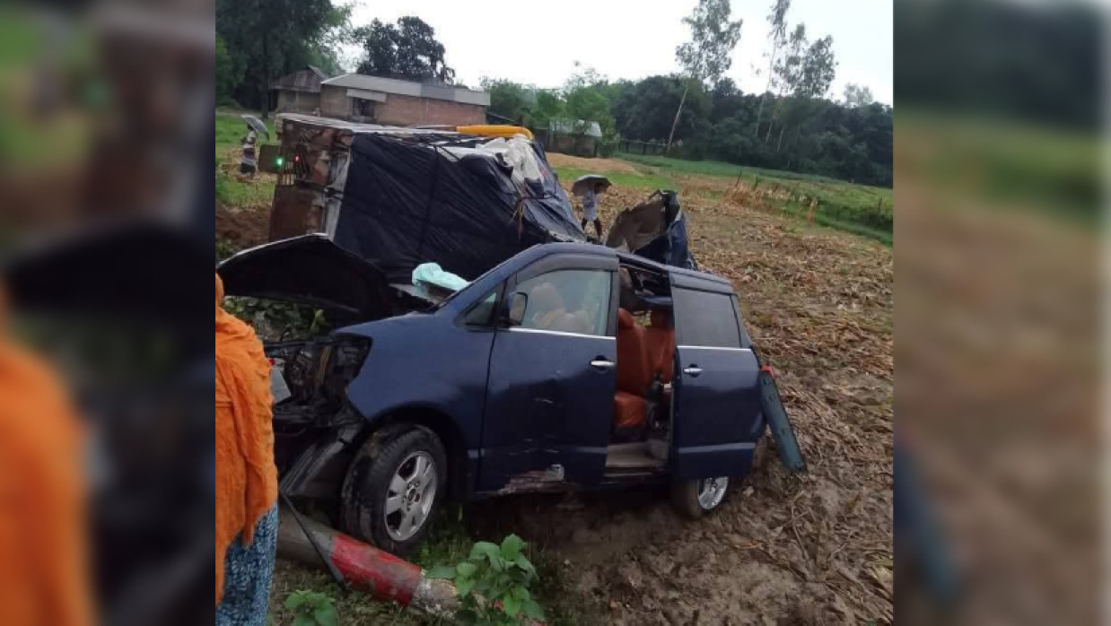 ট্রাক-মাইক্রোবাস সংঘর্ষ