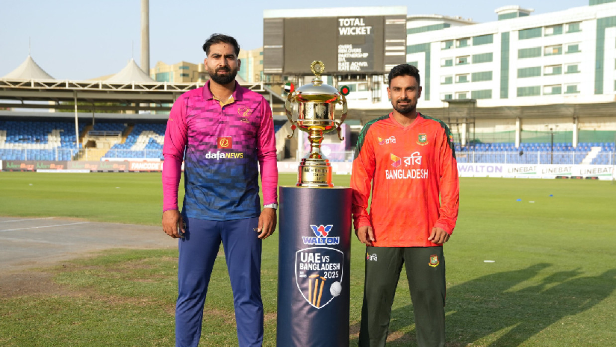 বাংলাদেশ ও সংযুক্ত আরব আমিরাতে দুই অধিনায়ক
