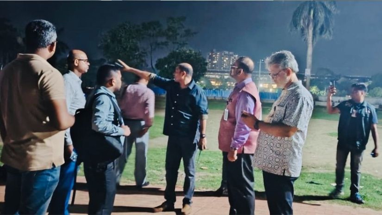 সোহরাওয়ার্দী উদ্যানে ঝটিকা সফরে ঢাবি উপাচার্য