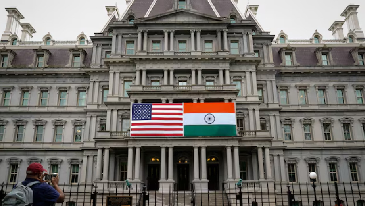 যুক্তরাষ্ট্র এবং ভারতের পতাকা