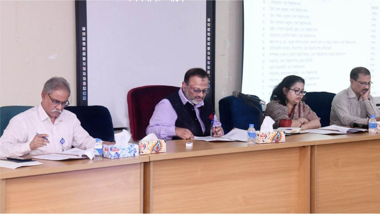 মঙ্গলবার (২০ মে) উপাচার্য অফিস সংলগ্ন অধ্যাপক আবদুল মতিন চৌধুরী ভার্চুয়াল ক্লাস রুমে অনুষ্ঠিত এক সভায় বিশ্ববিদ্যালয় দিবস উদ্‌যাপন উপলক্ষ্যে বিভিন্ন কর্মসূচি গ্রহণ করা হয়