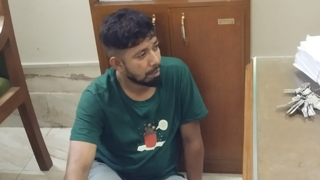 আটককৃত যুবক 