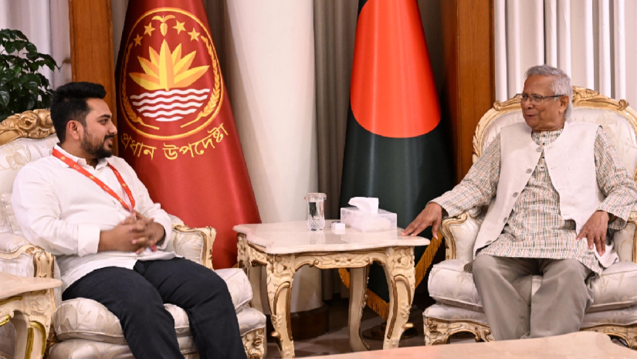 ড. মুহাম্মদ ইউনূস ও নাহিদ ইসলাম