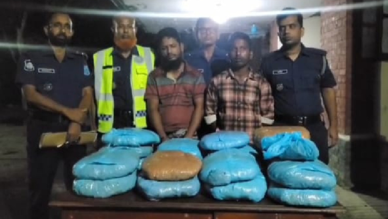 গ্রেফতারকৃত ইমরুল ফকির ও সুজাত ফকির
