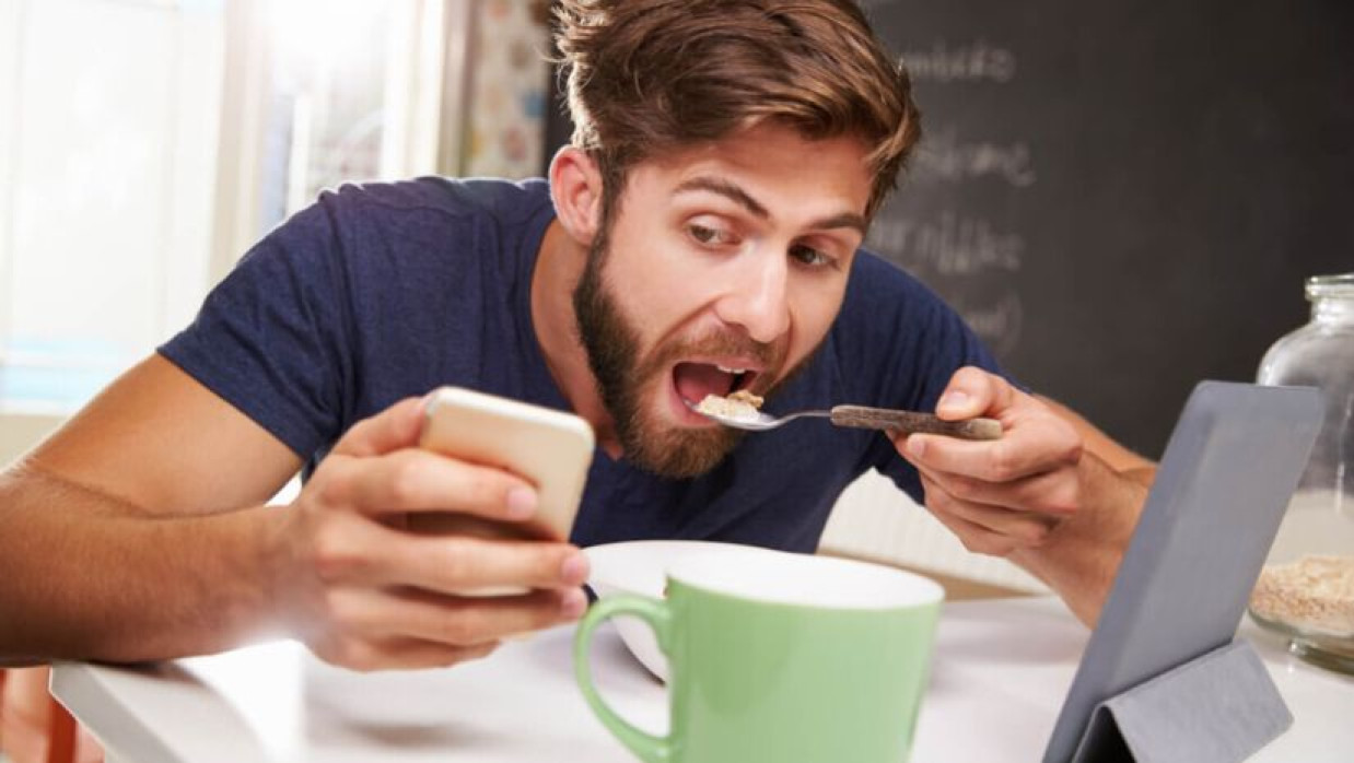 দ্রুত খাওয়া (প্রতীকী) 