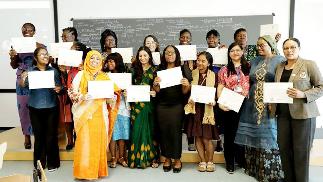 ইউআইইউ ফেলোশিপ অর্জন