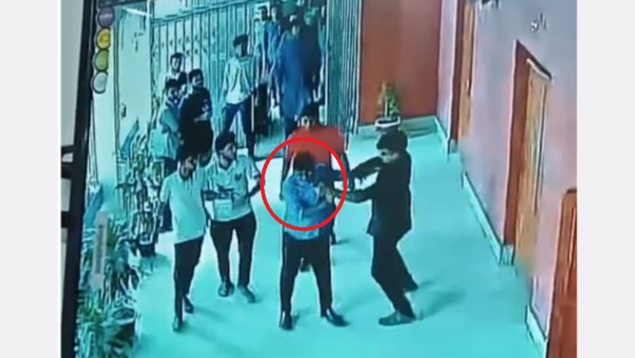 হামলার দৃশ্য সিসি ক্যামেরায়