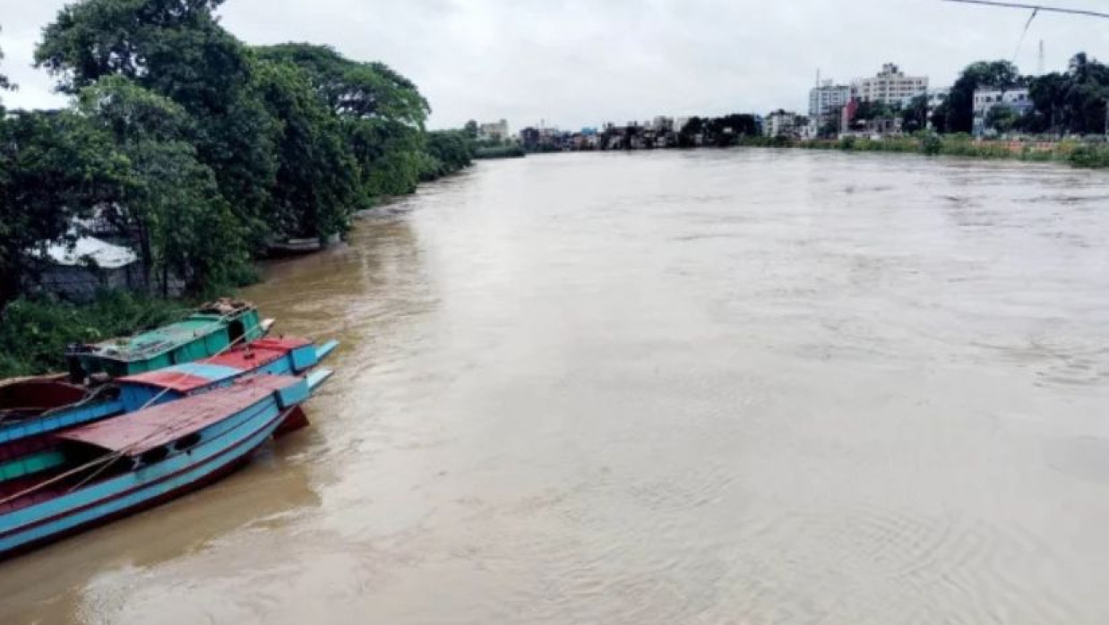 বাড়ছে নদ-নদীর পানি