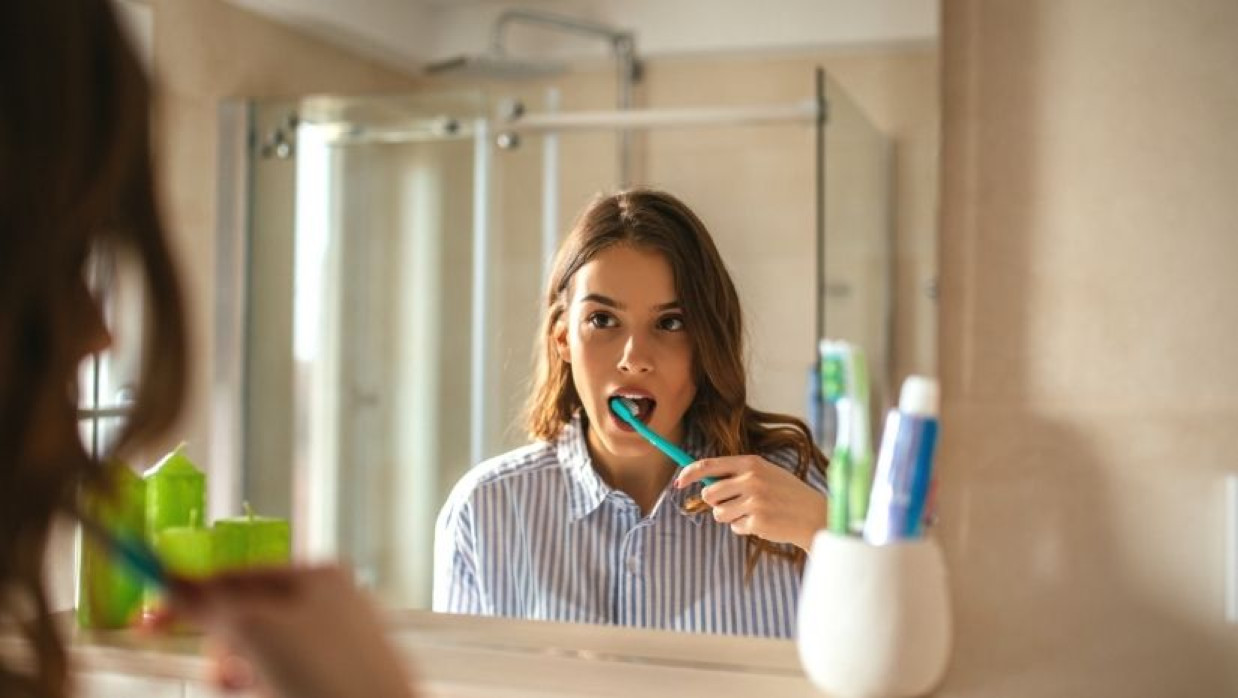 দাঁত ব্রাশ 