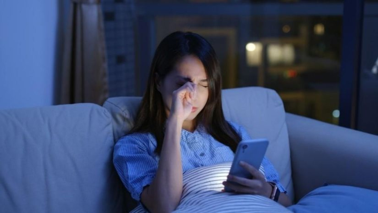 অতিরিক্ত স্ক্রিনটািইম চোখের ক্ষতির কারণ (প্রতীকী ছবি) 