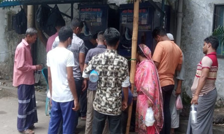 ঢামেকে রোগী-স্বজনের জন্য বিশুদ্ধ পানির সংকট, বিশুদ্ধকরণ মেশিন বাড়ানোর দাবি
