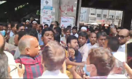কর্মসূচিতে শিক্ষকদের দুই গ্রুপের হাতাহাতি