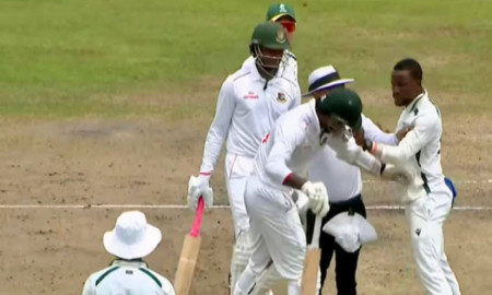 বাগ্‌বিতণ্ডা-হাতাহাতি, বাংলাদেশের ব্যাটারের হেলমেট ধরে টান দিলেন আফ্রিকার বোলার