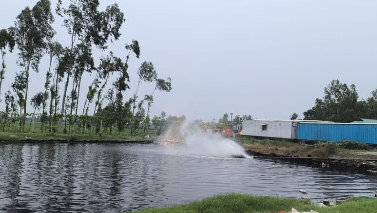 ‘জামালপুর-১’ নামে পরিচিত অনুসন্ধান কূপ থেকে গ্যাস নির্গত হচ্ছে