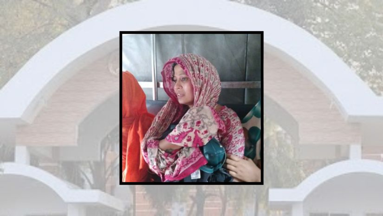 রোকেয়া হলে চুরি করতে আসা নারীকে আটক করেন শিক্ষার্থীরা