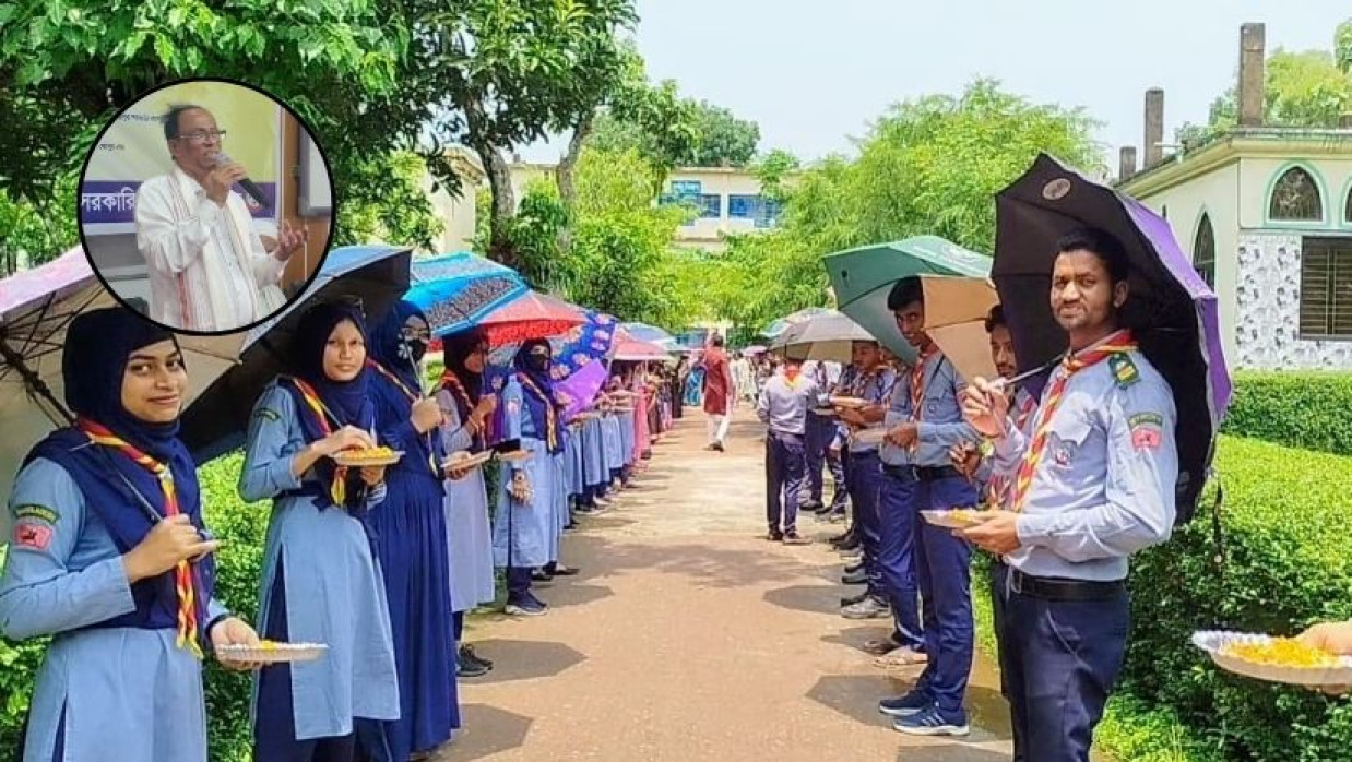 বিদায় সংবর্ধনার আগে ৩ শতাধিক রঙিন ছাতা প্রদর্শনের মাধ্যমে ফুল দিয়ে প্রিয় শিক্ষককে বরণ করে নেন শিক্ষার্থীরা