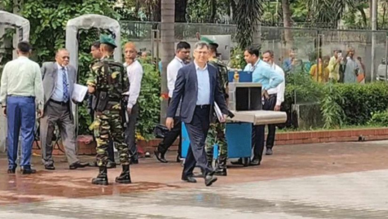 দ্বিতীয় দফায় বৈঠকে যোগ দিচ্ছেন বিভিন্ন রাজনৈতিক দলের নেতৃবৃন্দ