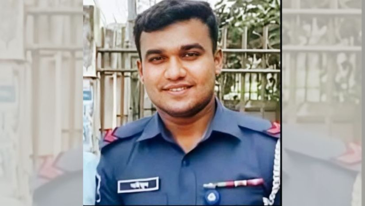  মেঘনায় ট্রলার ডুবি : খোঁজ মেলেনি পুলিশ সদস্য সাইফুলের