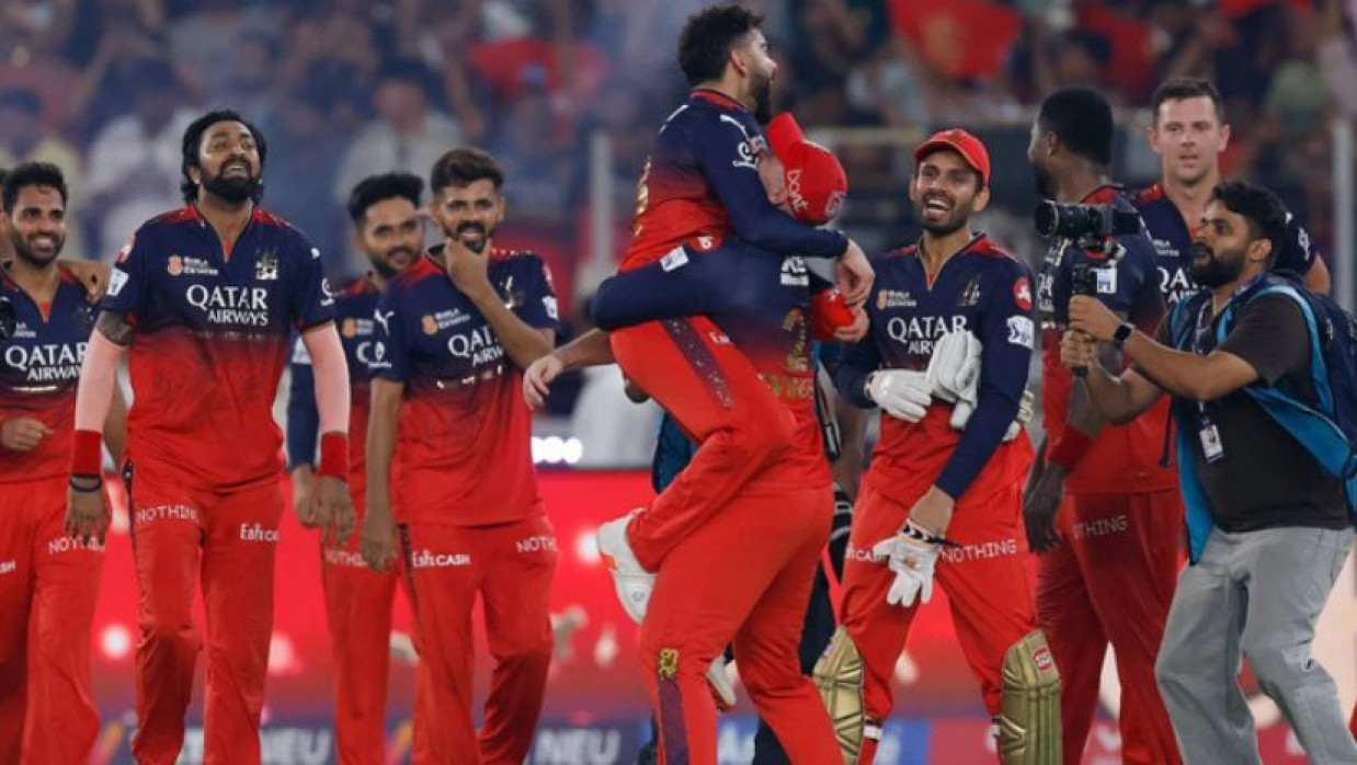 আইপিএল শিরোপার স্বাদ পেল বেঙ্গালুরু