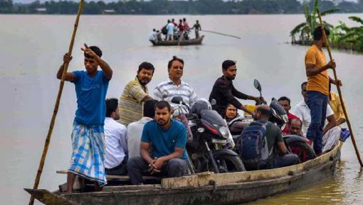 টানা বর্ষণে বিপর্যস্ত উত্তর-পূর্ব ভারত