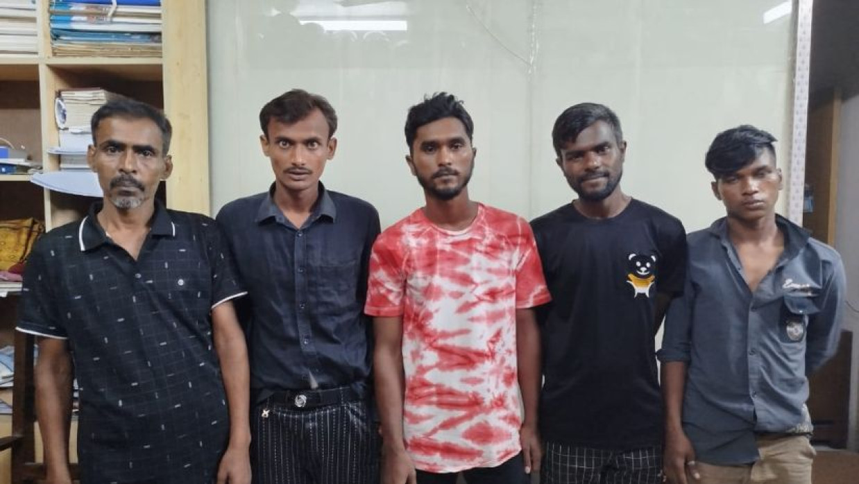 গুলিস্তান থেকে গ্রেপ্তারকৃত ৫ ছিনতাইকারী 