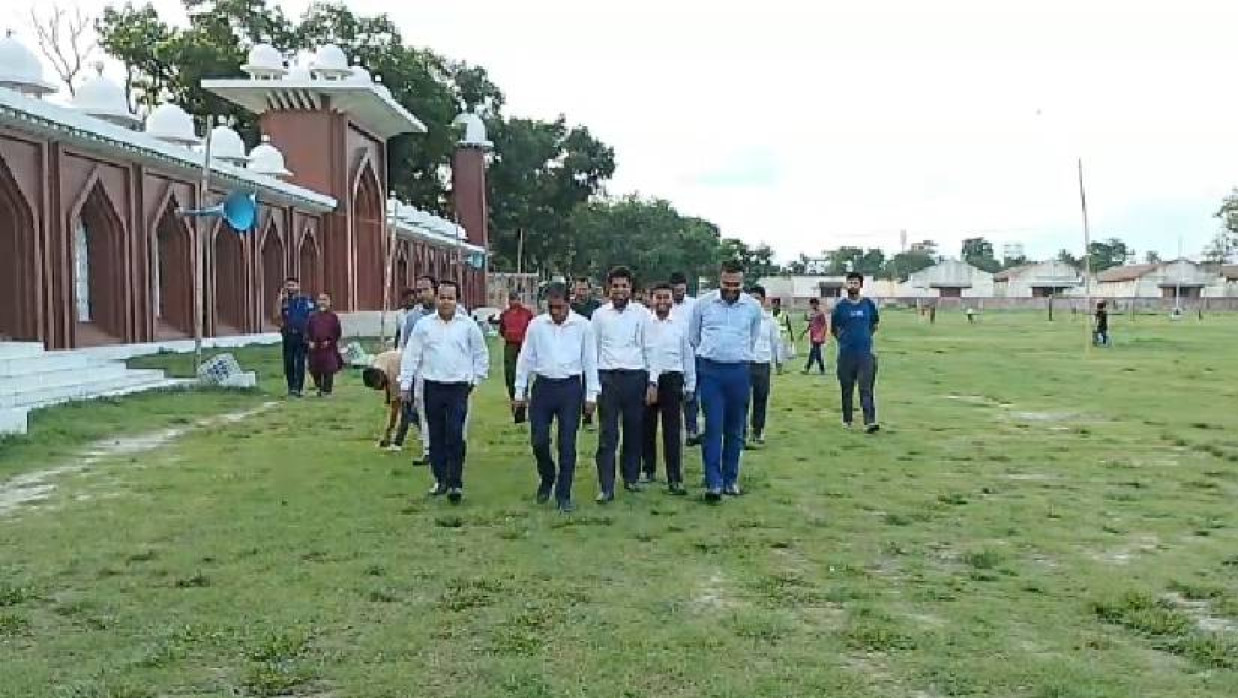 জেলা প্রশাসনের ঊর্ধ্বতন কর্মকর্তাদের নিয়ে ময়দান পরিদর্শন