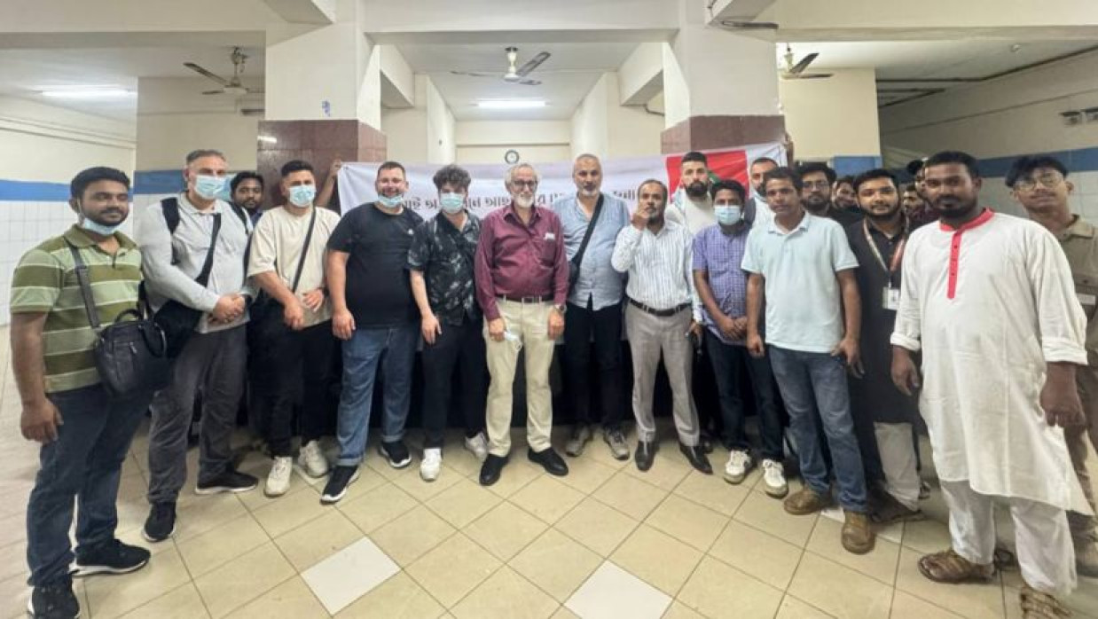 দুই শতাধিক যোদ্ধার মাঝে ঈদ উপহার বিতরণ