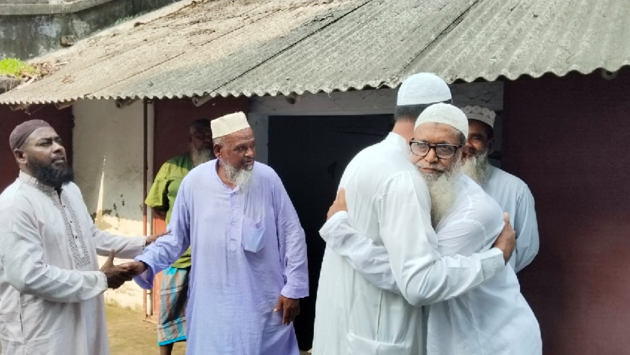 সাতক্ষীরায় ঈদ উদযাপন