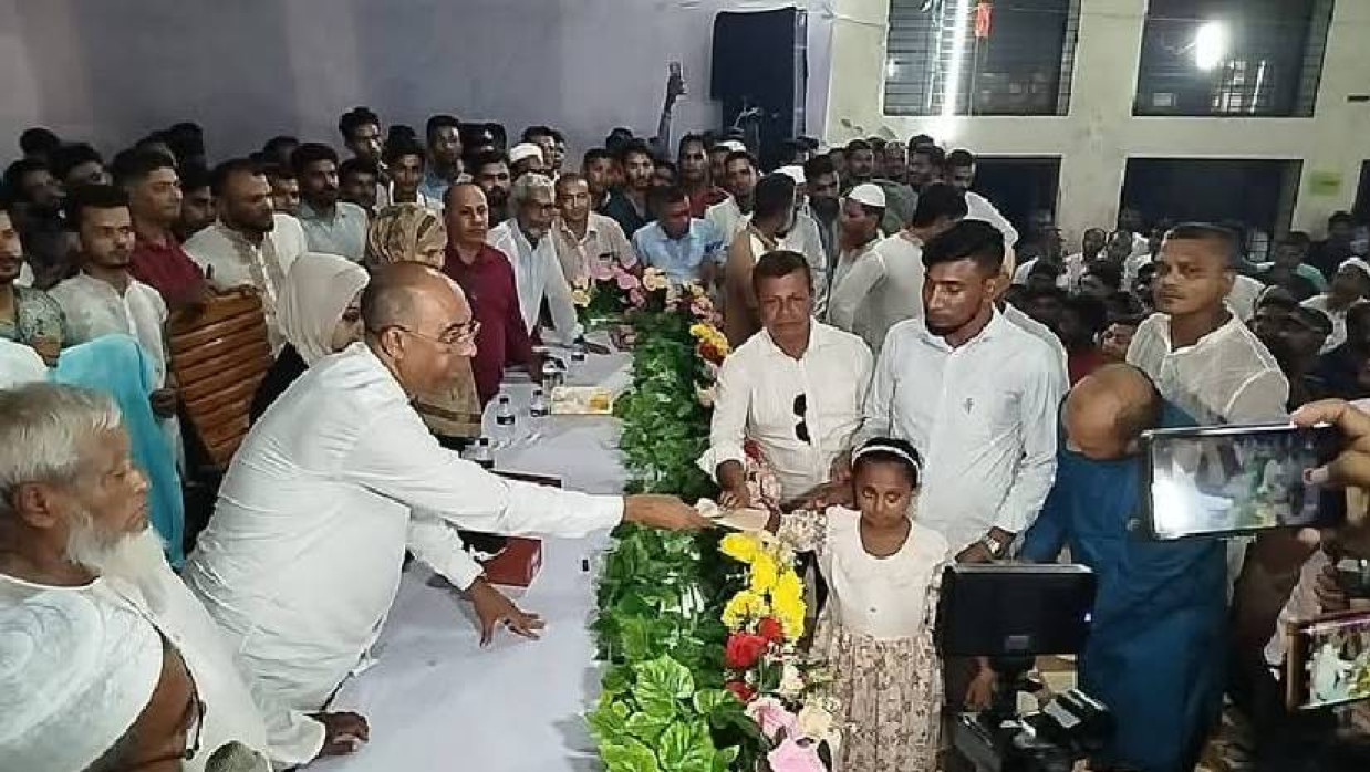 ১৩ জুলাই শহীদ পরিবারের মাঝে আর্থিক অনুদান প্রদান