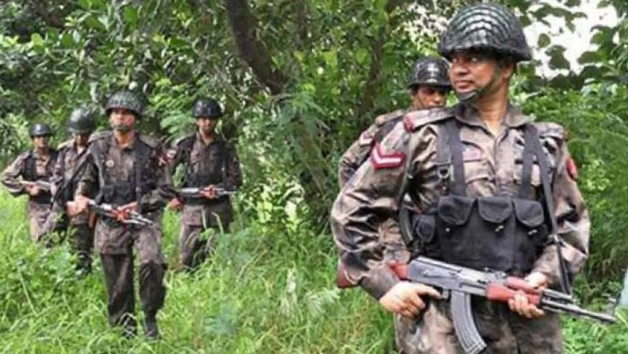 সীমান্তে কড়া পাহাড়া দিচ্ছে বিজিবি 